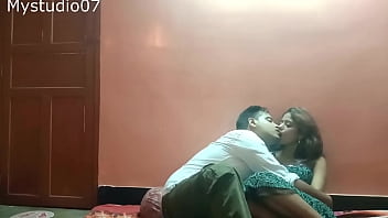 Desi young vabi secrets sex with food delivery boy